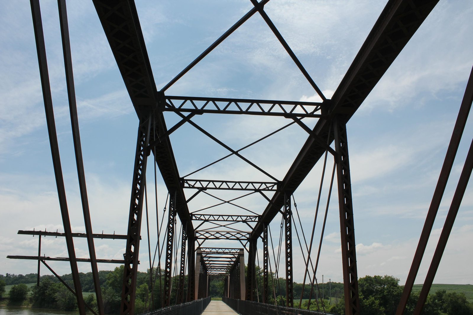 Sway bracing, north span